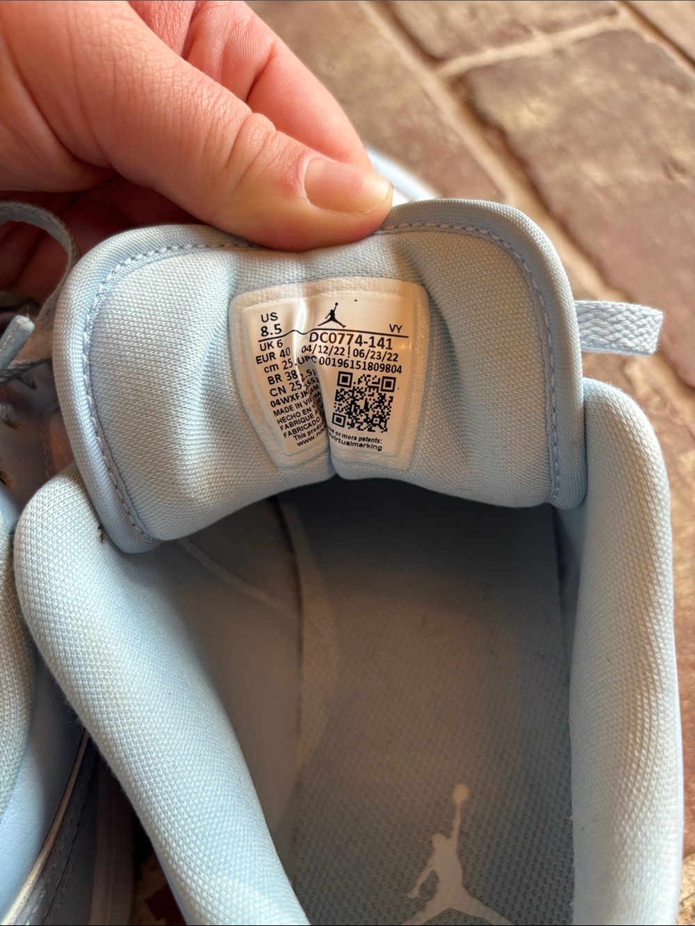 Nike AIR JORDAN 1 LOW Women’s in "Ice Blue" - Picture 4 of 11